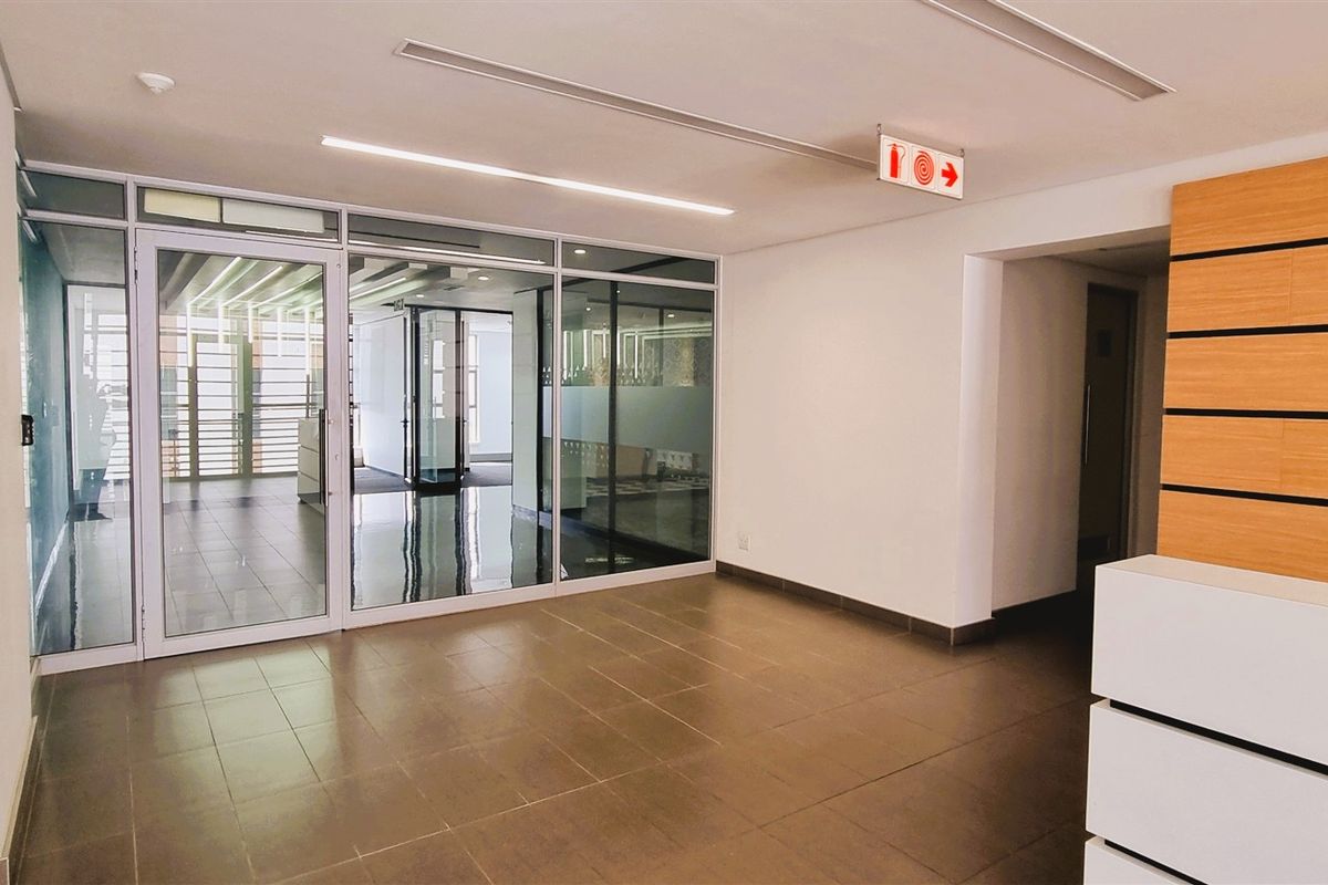 Office space to let on the 2nd floor of Block A in The Main Straight Office Park Bryanston - Photo 3