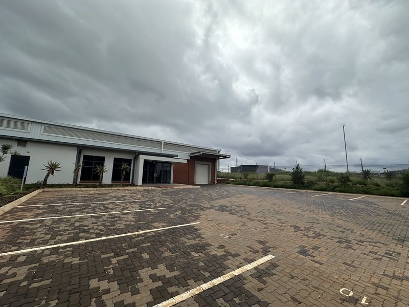 Rent direct from owners! Brand-New Warehouse To Let in Olive Wood Hub, Kempton Park - Photo 4