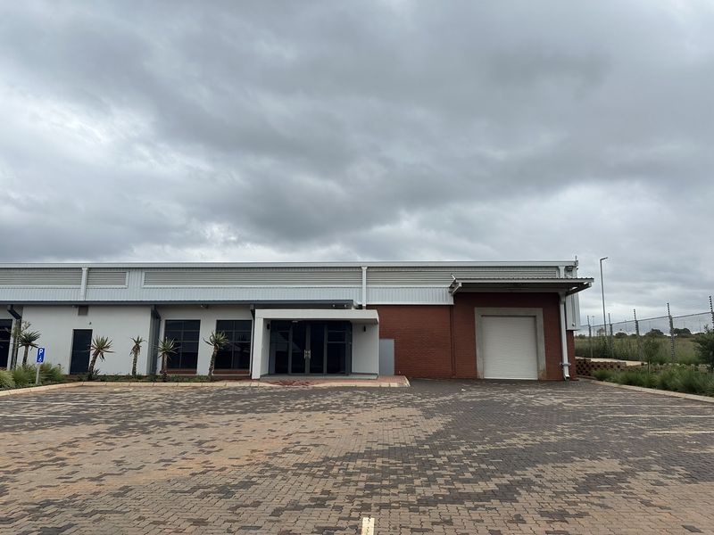 Rent direct from owners! Brand-New Warehouse To Let in Olive Wood Hub, Kempton Park - Photo 3