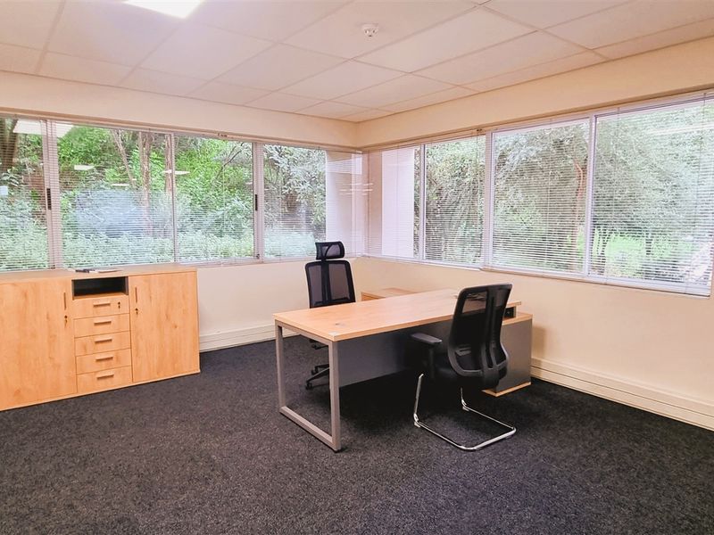 Office space to let in Country Club Estate - Photo 7
