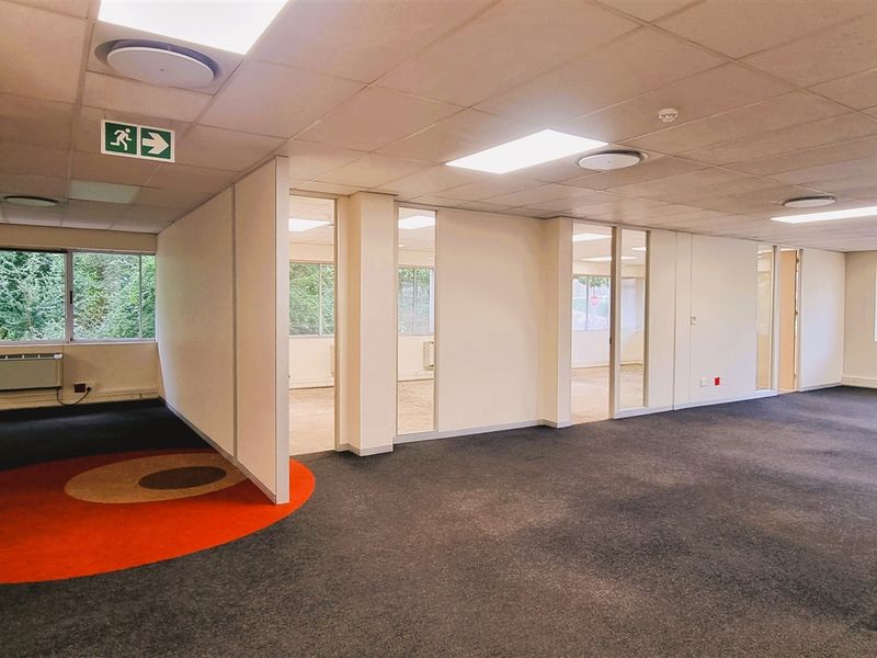 Office space to let in Country Club Estate - Photo 5