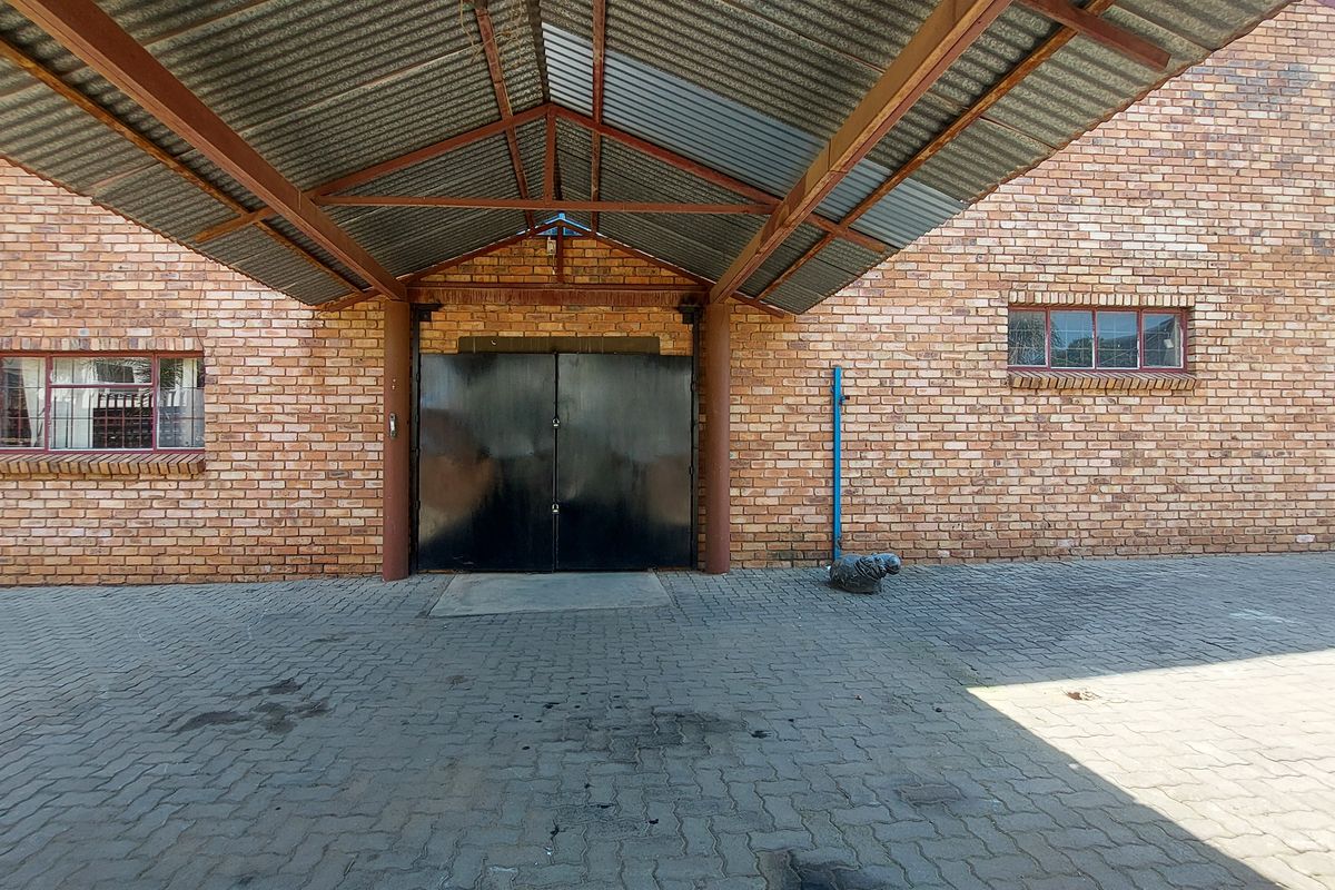 Warehouse and factory space - Photo 5