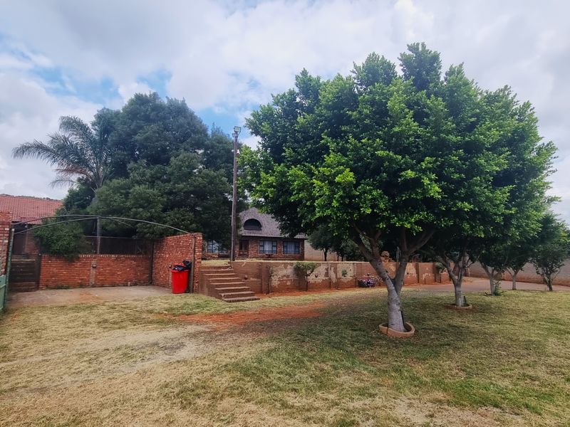 Prime Real Estate right next to R24 close to Waterfall Mall - Photo 7