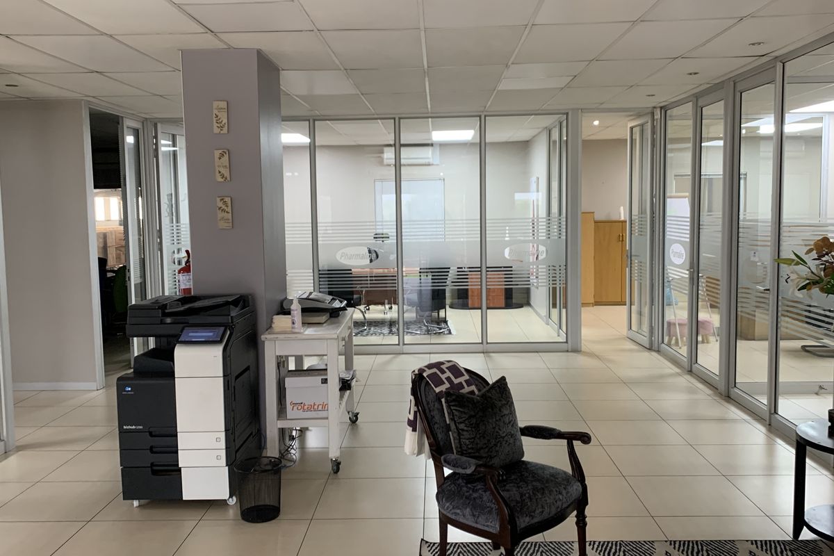 Warehouse to let in Gosforth Park - Photo 4