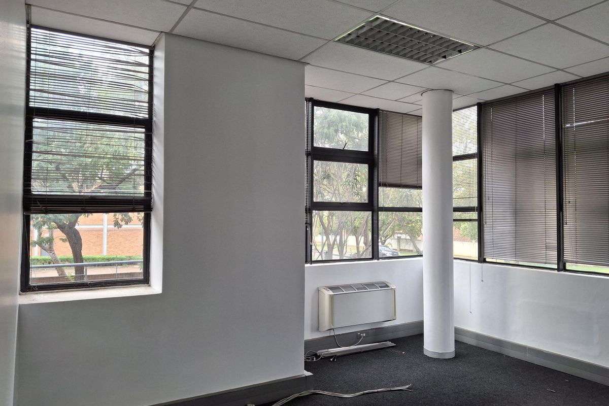 Affordable Office Space at Eco Fusion – Ideal for Budget-Conscious Businesses! - Photo 5