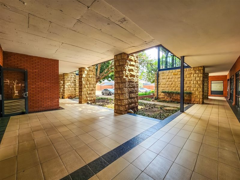 Ground Floor Sectional Title Office For Sale in Ruimsig - Photo 4