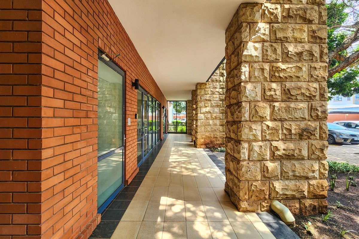 Ground Floor Sectional Title Office For Sale in Ruimsig - Photo 3