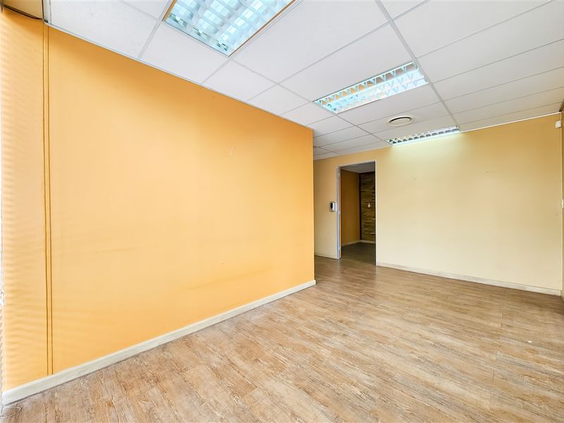 Ground Floor Sectional Title Office For Sale in Ruimsig - Photo 5