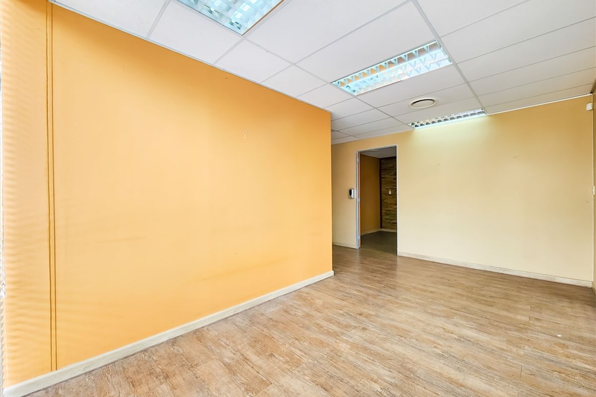Ground Floor Sectional Title Office For Sale in Ruimsig - Photo 5