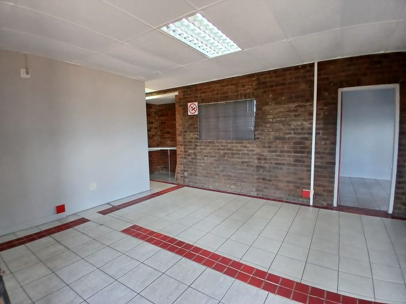 Modern, Low-Maintenance Warehouse/Workshop for Sale - Photo 8