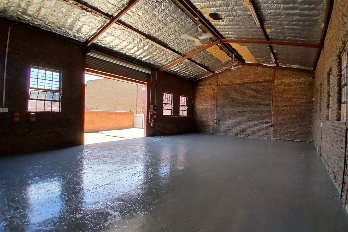 Modern, Low-Maintenance Warehouse/Workshop for Sale - Photo 2