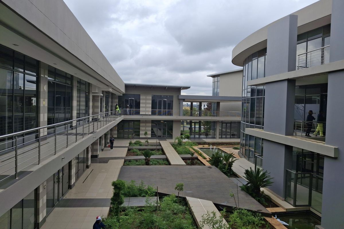 Modern Office Suites at Eco Court – Ready to Move In! - Photo 3