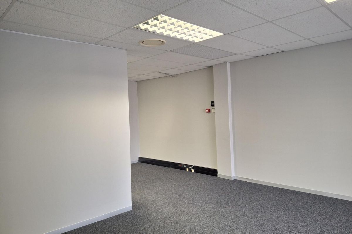 Modern Office Suites at Eco Court – Ready to Move In! - Photo 5