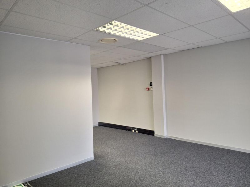 Modern Office Suites at Eco Court – Ready to Move In! - Photo 5