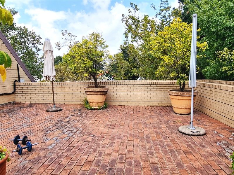 Office suite For Sale in 324 Rivonia Boulevard in Edenburg - Photo 10