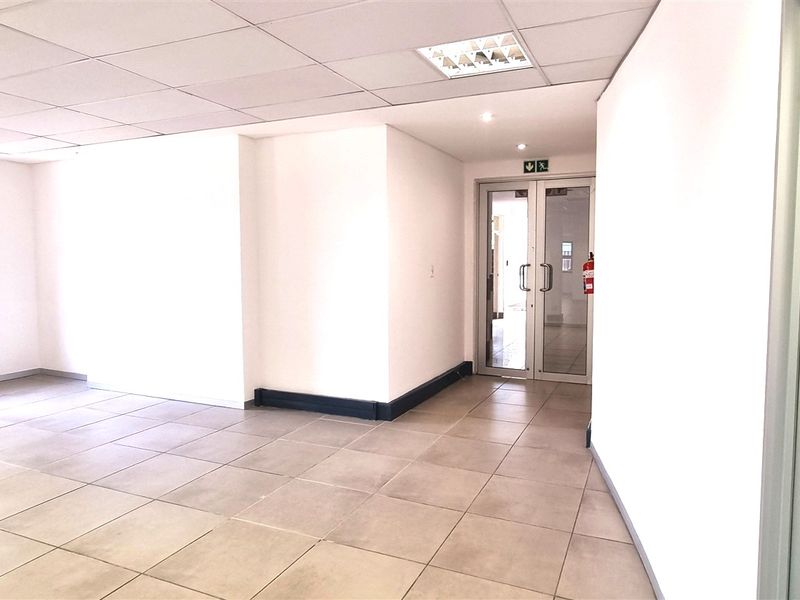 Office space to let on the Ground floor of 6 Mellis Road in Rivonia - Photo 10