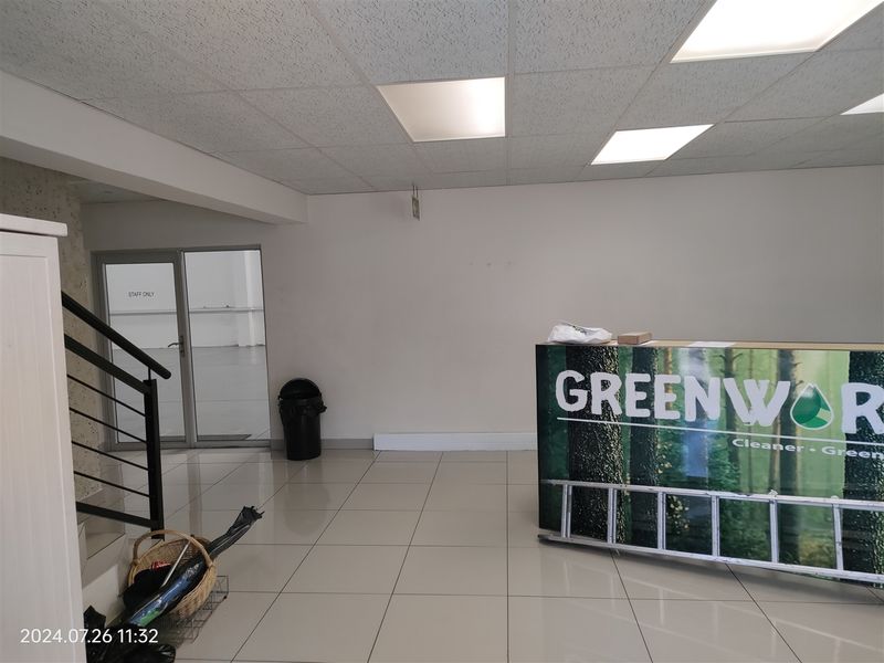 842m2 warehouse to let in Northlands Deco Park - Photo 8