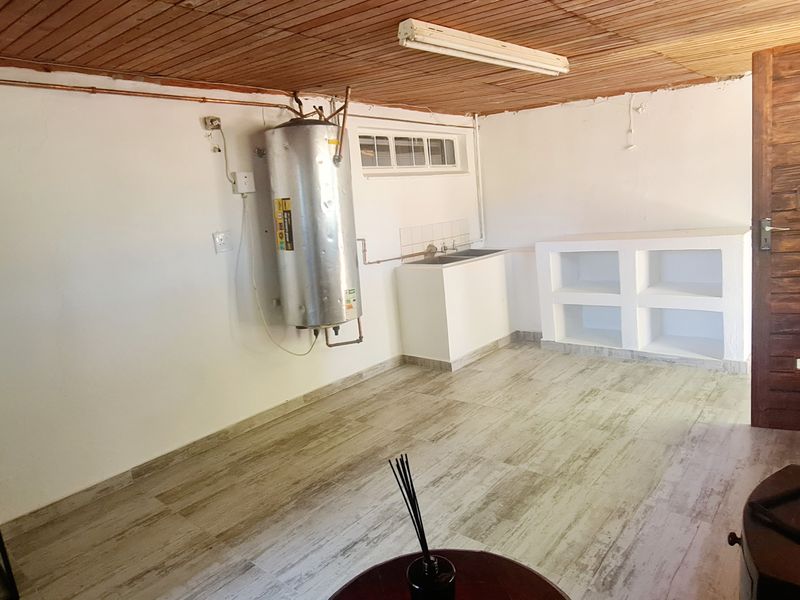 Small office/ Room to rent in Old Town, Louis Trichardt - Photo 2