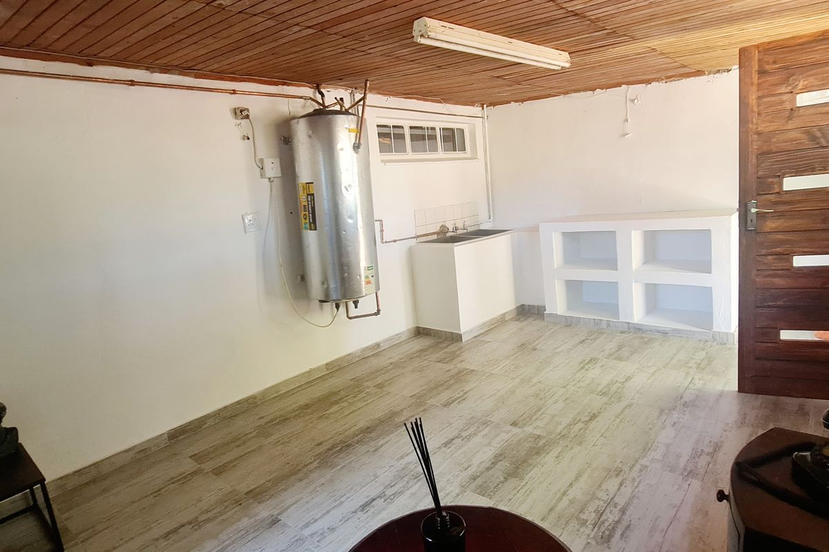 Small office/ Room to rent in Old Town, Louis Trichardt - Photo 2