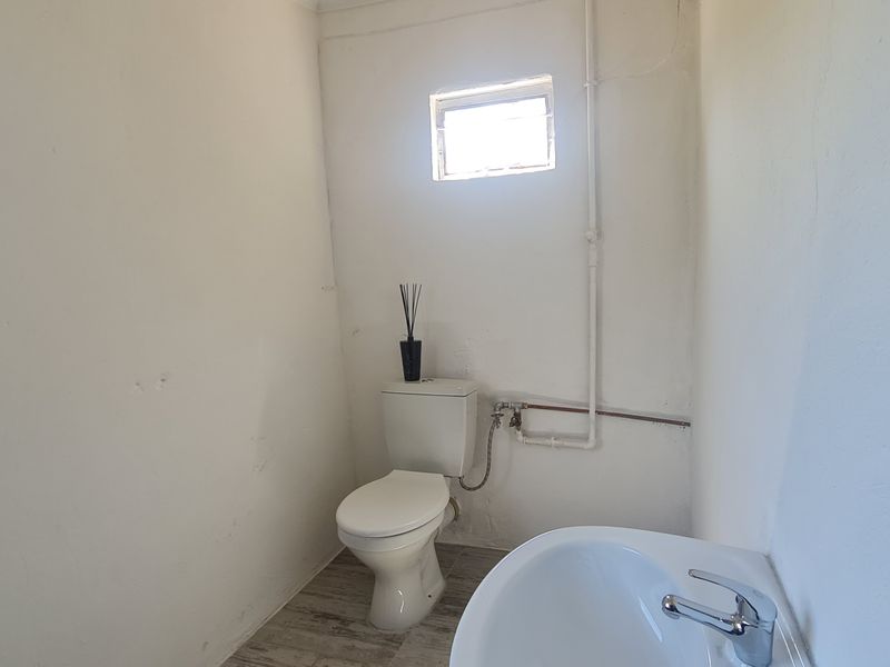 Small office/ Room to rent in Old Town, Louis Trichardt - Photo 5