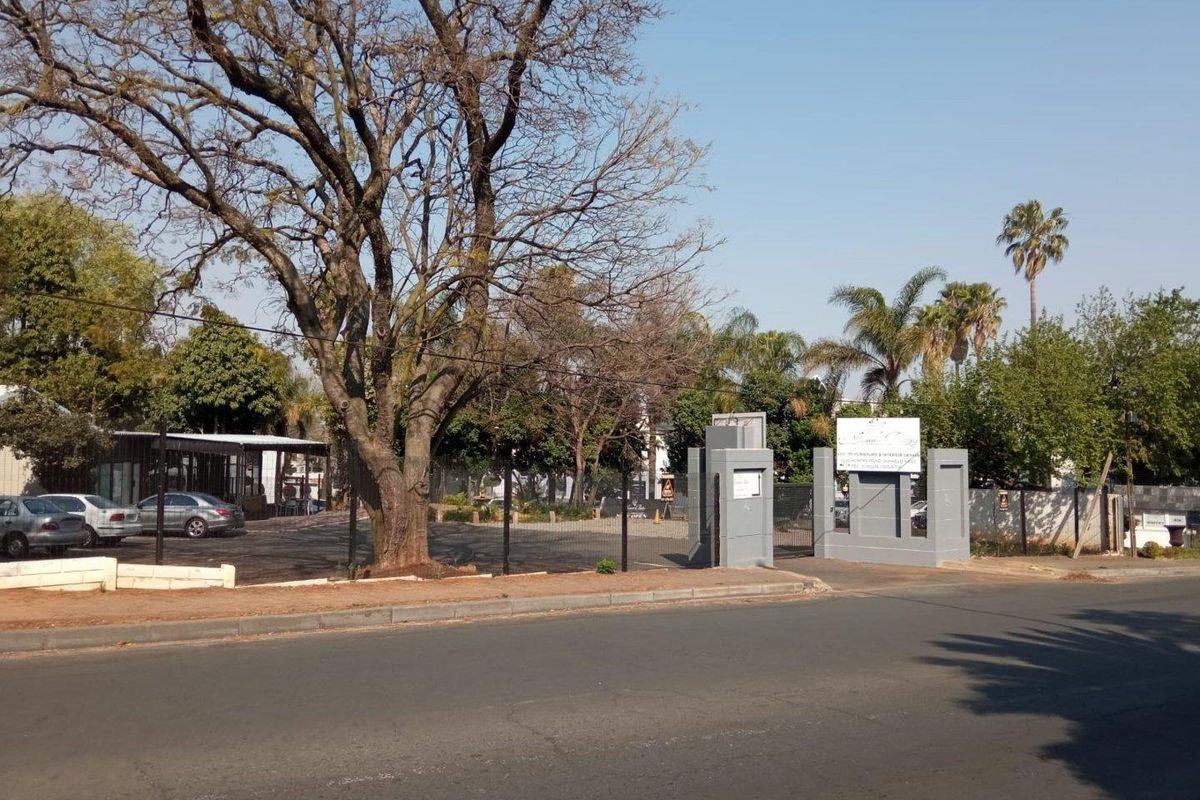 Building For Sale In Johannesburg - Photo 3