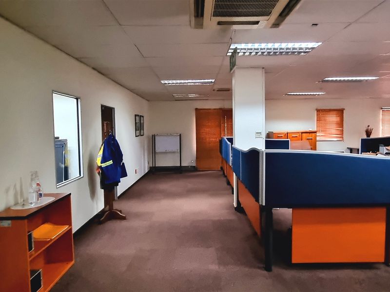 Excellent Exposure in a Freestanding building - Photo 8