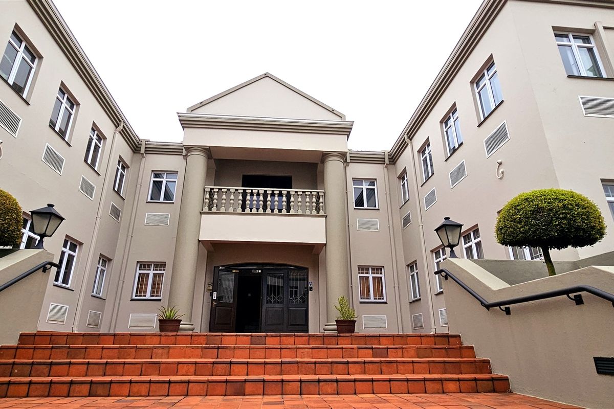 Excellent Exposure in a Freestanding building - Photo 2