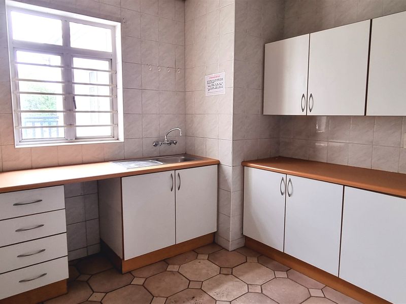 Excellent Exposure in a Freestanding building - Photo 6