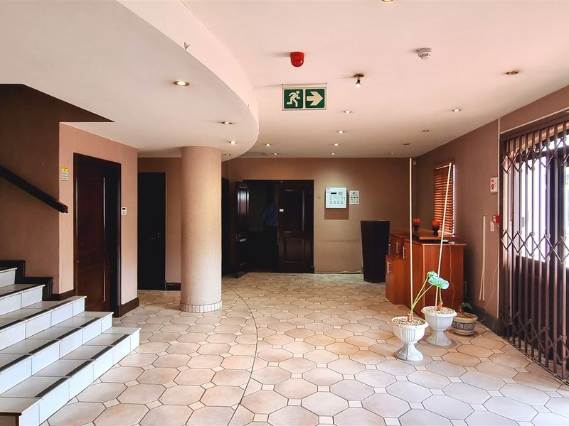 Excellent Exposure in a Freestanding building - Photo 3