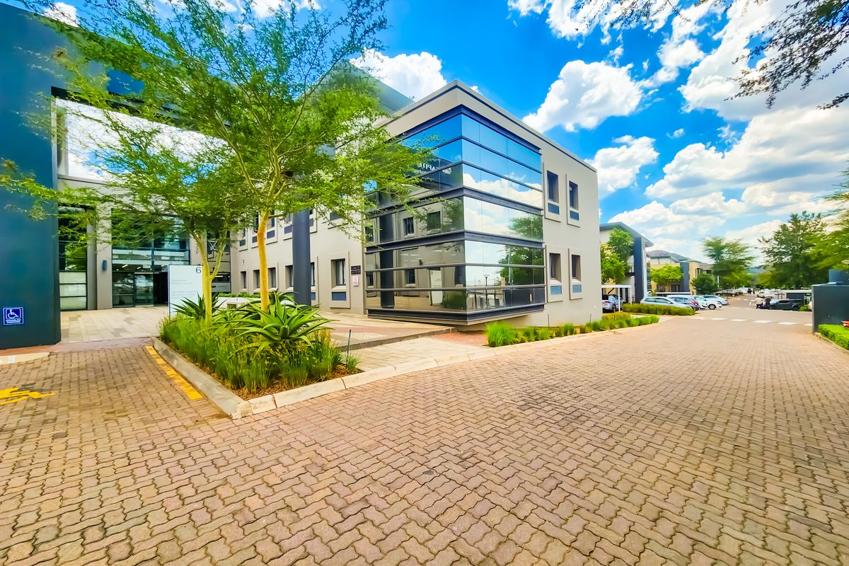 166m2 Modern Office to Let in Clearwater Office Park - Photo 2