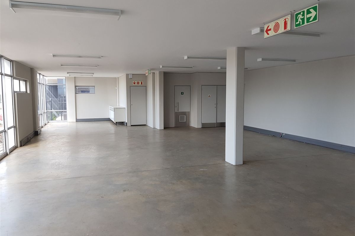 1287m2  Warehouse  - TO LEASE - Photo 4