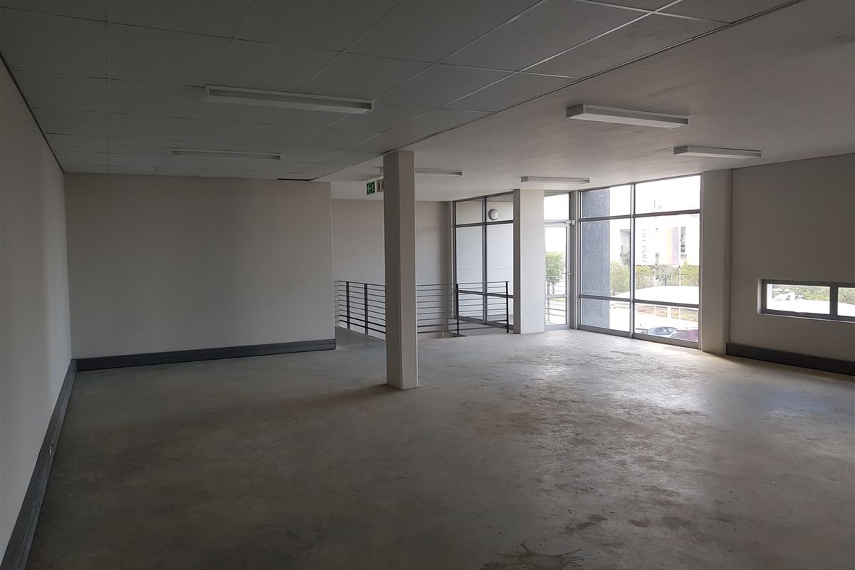 1287m2  Warehouse  - TO LEASE - Photo 5