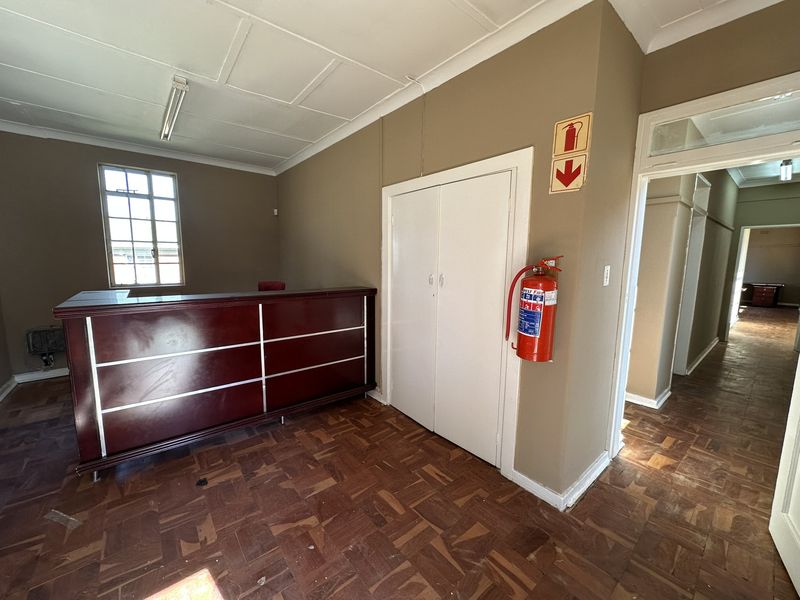 118m2 Office/Showroom to Let - DIRECT from LANDLORD for EXCLUSIVE benefits! (+ FREE parking!) - Photo 10