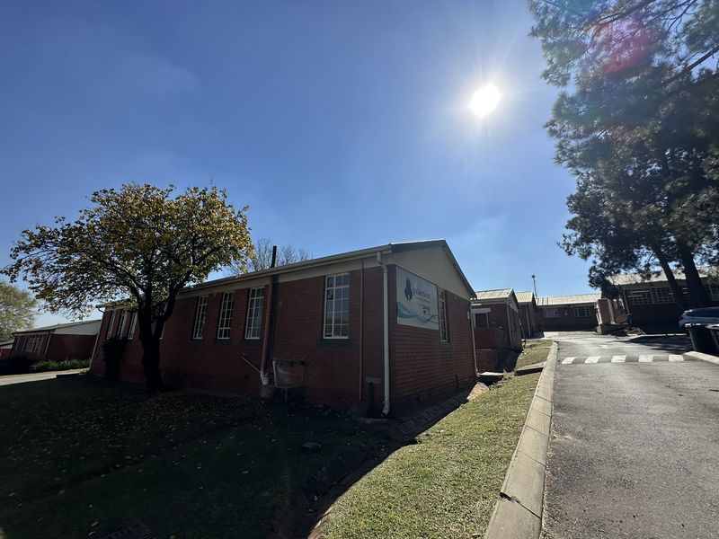 118m2 Office/Showroom to Let - DIRECT from LANDLORD for EXCLUSIVE benefits! (+ FREE parking!) - Photo 5