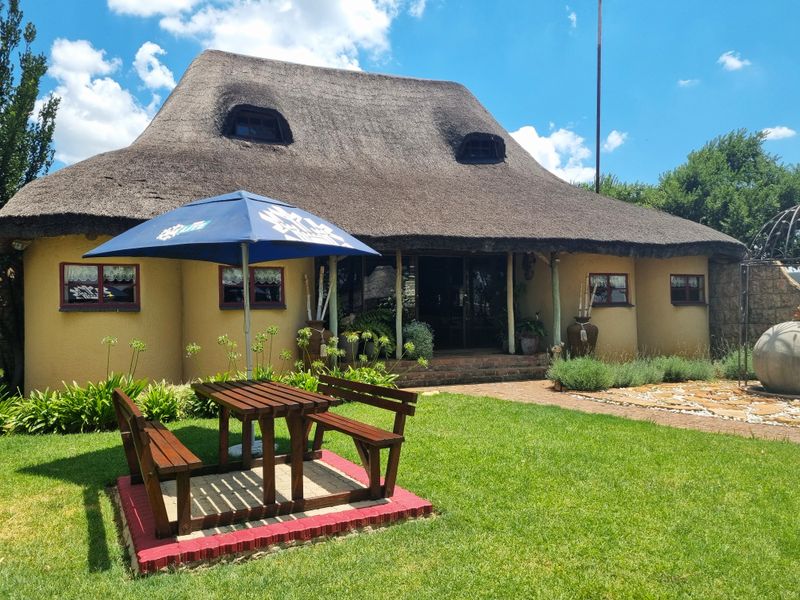 Exceptional Investment Opportunity - Guest Lodge and Farm Stall - Busy R30 Route! - Photo 5