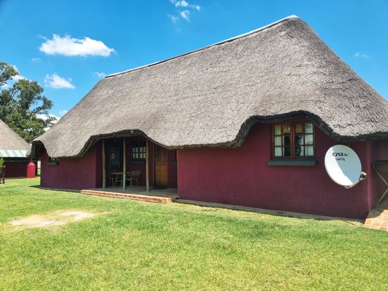 Exceptional Investment Opportunity - Guest Lodge and Farm Stall - Busy R30 Route! - Photo 2