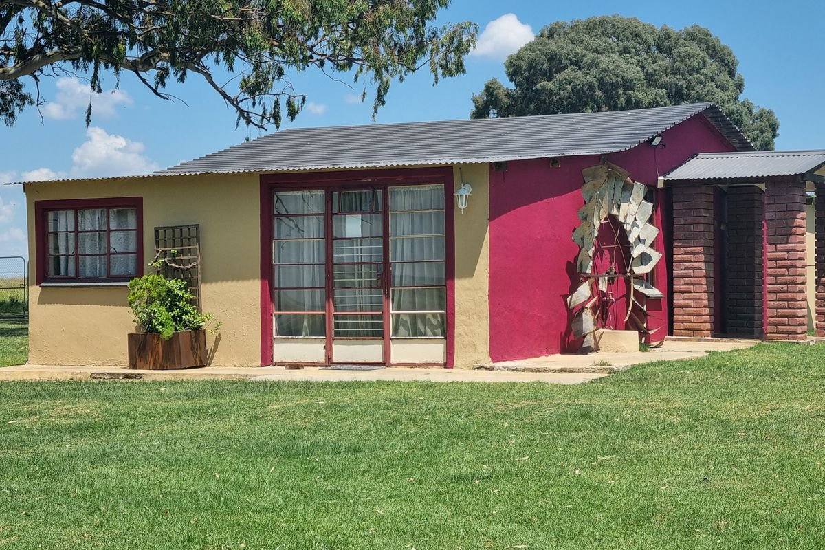 Exceptional Investment Opportunity - Guest Lodge and Farm Stall - Busy R30 Route! - Photo 4