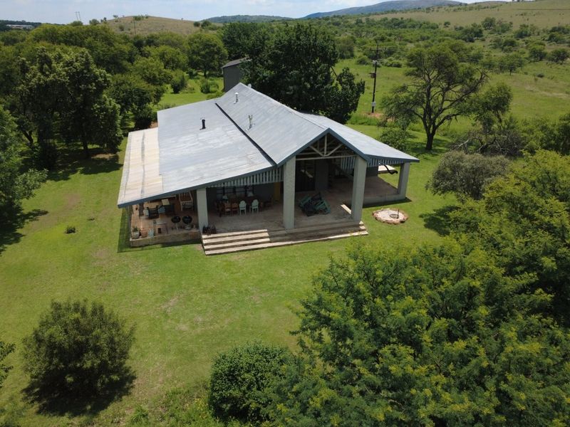 Peaceful Country Living with Modern Amenities - Photo 3