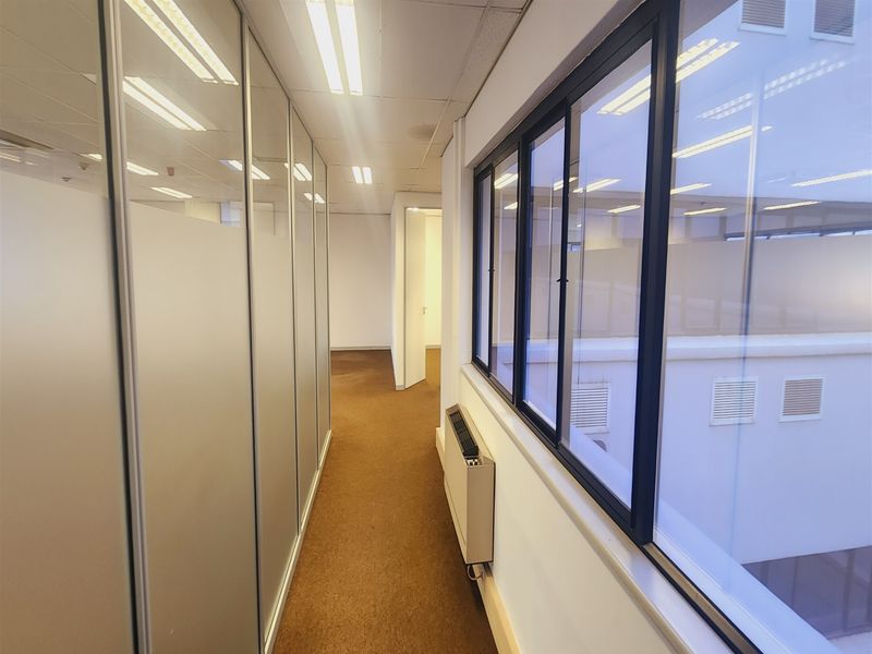 Offices to lo let Sandton - Photo 7