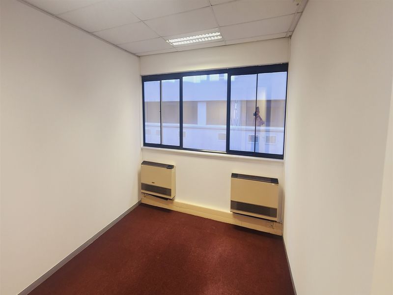 Offices to lo let Sandton - Photo 6