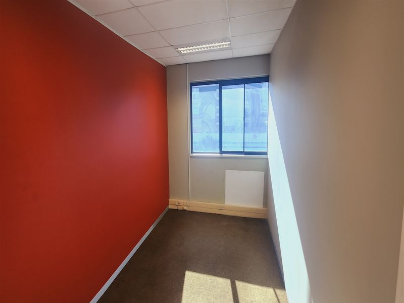 Offices to lo let Sandton - Photo 10
