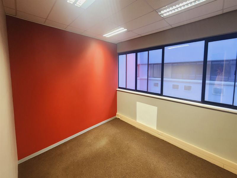 Offices to lo let Sandton - Photo 6