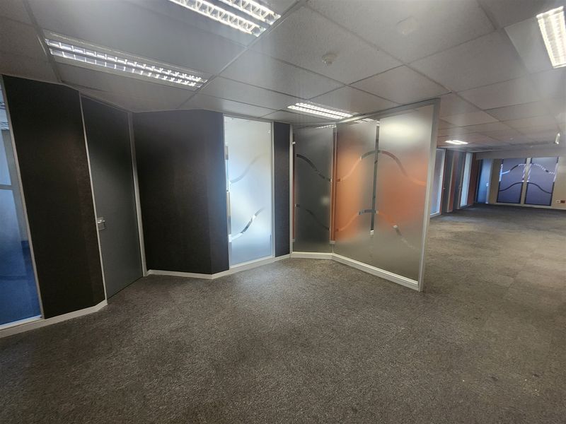 Offices to lo let Sandton - Photo 10