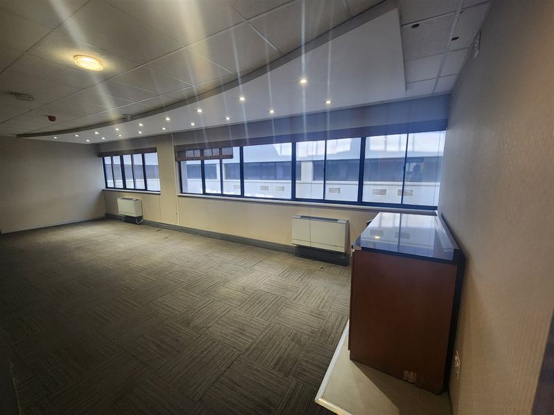 Offices to lo let Sandton - Photo 4