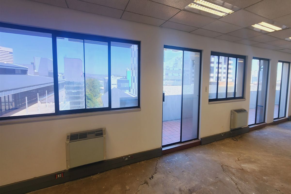 Offices to lo let Sandton - Photo 5