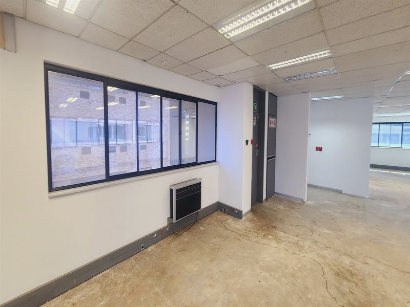 Offices to lo let Sandton - Photo 5