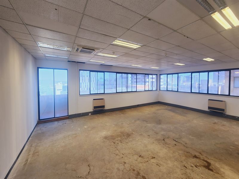 Offices to lo let Sandton - Photo 3