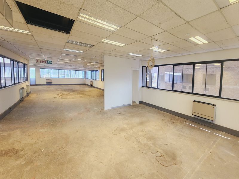 Offices to lo let Sandton - Photo 8