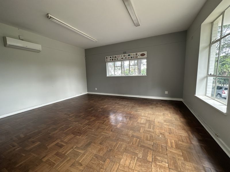 Ground Floor Office/Showroom/Retail space to Let - Founders Hill - direct from owner with perks! - Photo 7