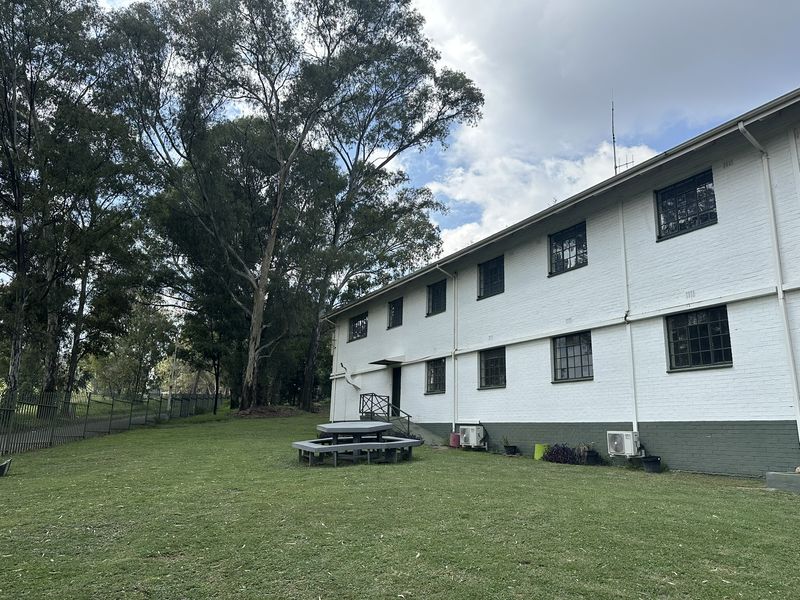 Ground Floor Office/Showroom/Retail space to Let - Founders Hill - direct from owner with perks! - Photo 2